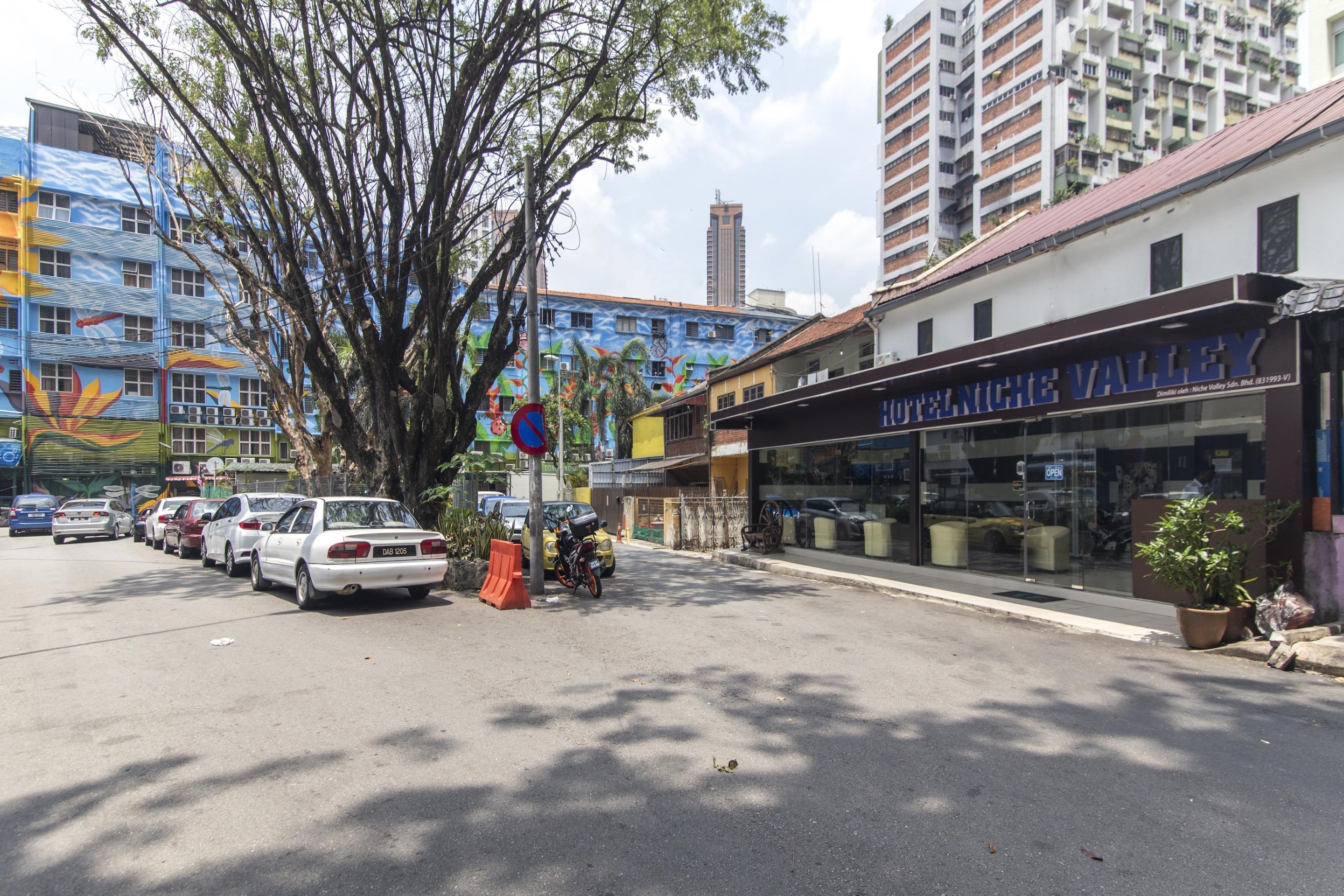 Oyo 90143尼切谷酒店 吉隆坡 外观 照片